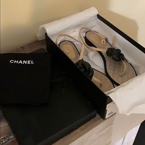 Chanel flower thong sandal